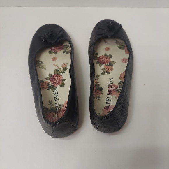 Appleseed's Black Leather Floral Applique Ballet Flats 9.5 Shoes Slip On - Picture 5 of 12